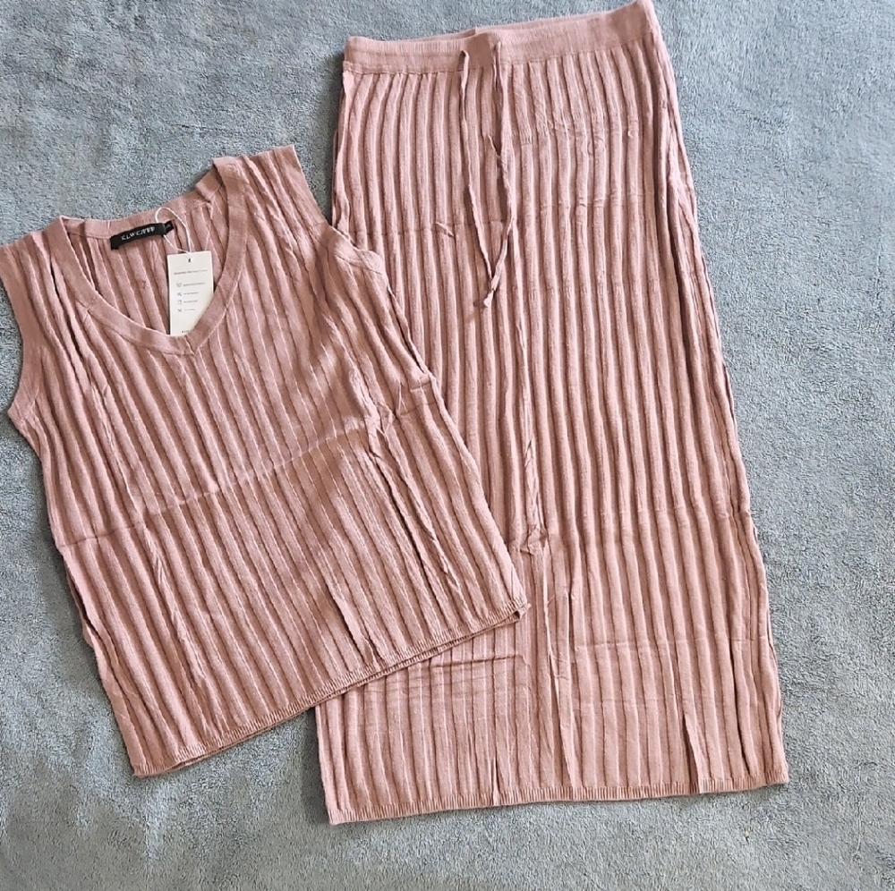 NWT Cozy Pink Pleated Skirt Small